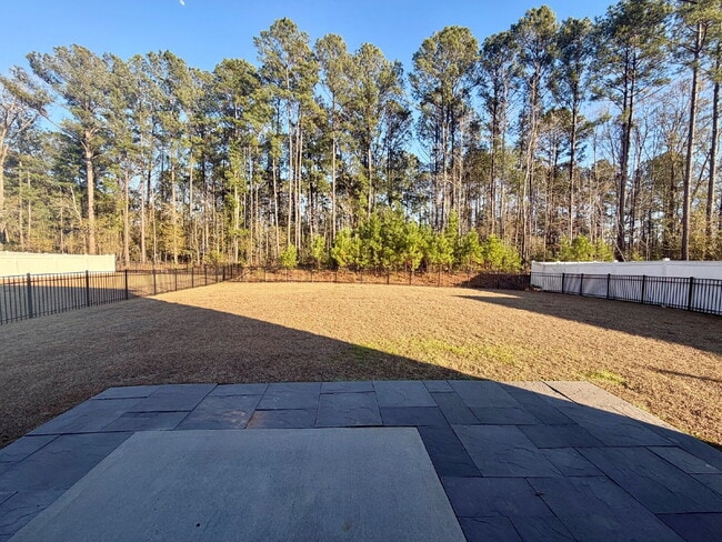 Building Photo - Heritage New Riverside Three Bedroom Home w. Fenced in Yard!