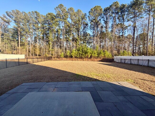 Foto del edificio - Heritage New Riverside Three Bedroom Home w. Fenced in Yard!