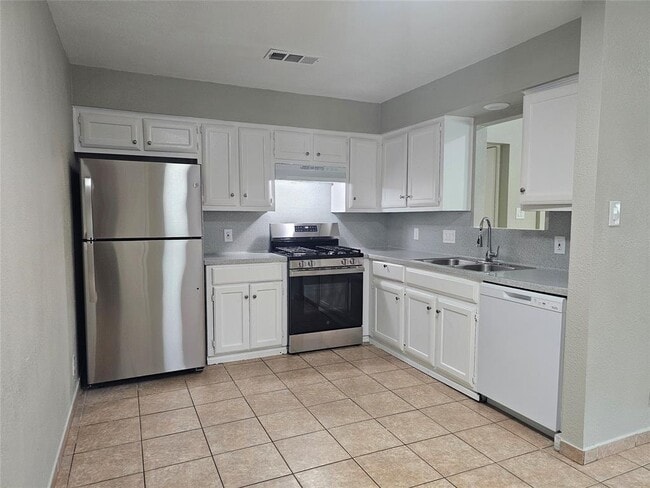 Foto del edificio - 1305 Bonnie Brae St