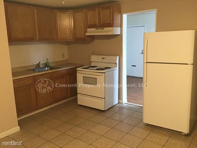 Building Photo - 1 br, 1 bath Apartment - 3031 Hamilton Ave