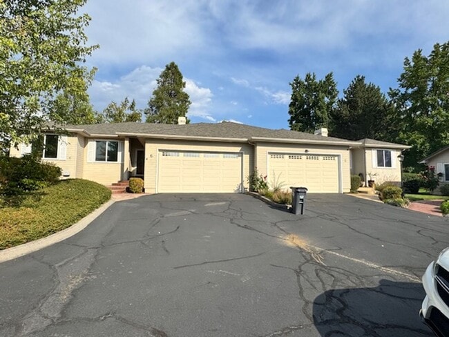 Building Photo - LONE PINE CREEK ESTATES IN GATED COMMUNITY...