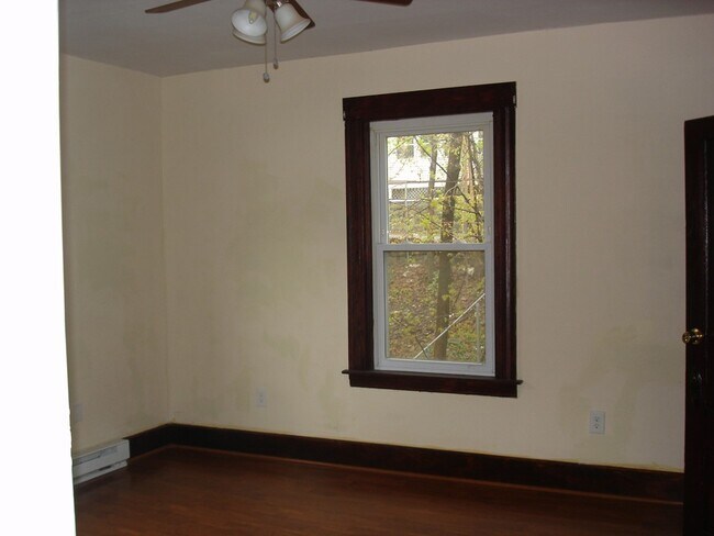 Building Photo - 318-320 Elm St