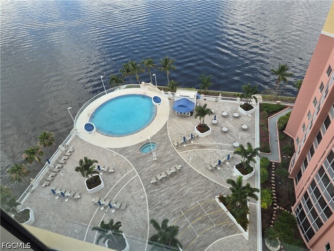 Foto del edificio - 2743 First St