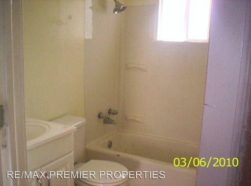 Building Photo - 760 Montello St