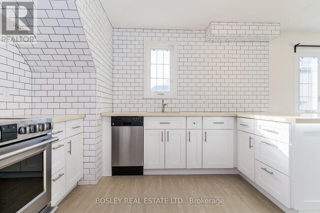 Building Photo - 308 S Kingsway