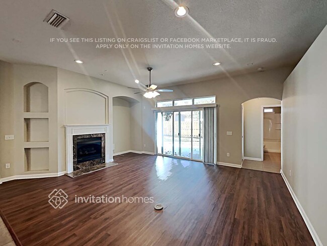 Foto del edificio - 713 Hazelmoor Ln
