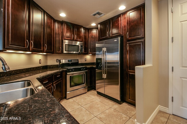Building Photo - 5350 E Deer Valley Dr