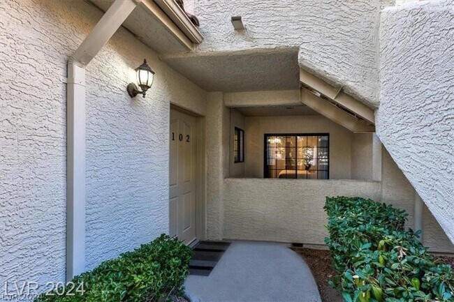 Building Photo - 2603 S Durango Dr