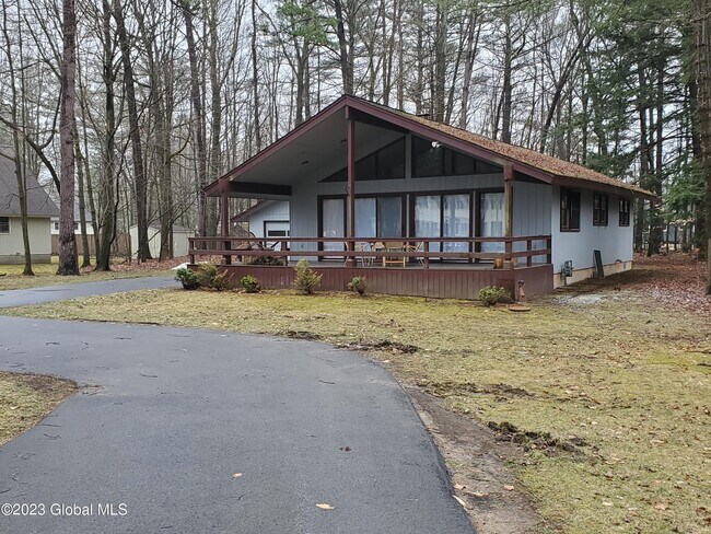 Building Photo - 367 Northern Pines Rd