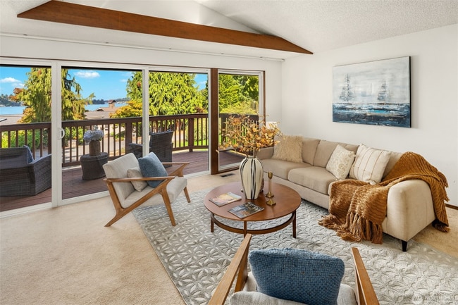 Building Photo - 4740 Lakehurst Ln SE