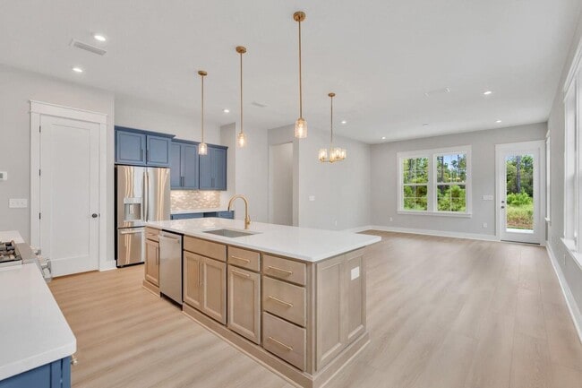 Building Photo - 299 Suwannee Dr