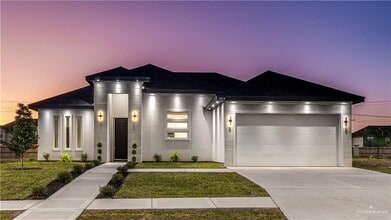 Building Photo - 2804 Magnolia Dr