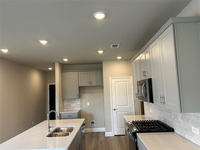 Building Photo - 703 McKenna Dr