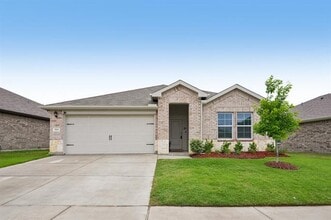 Building Photo - 3924 Pinebluff Ln