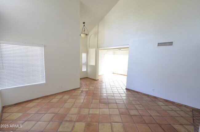 Foto del edificio - 8737 E Culver St