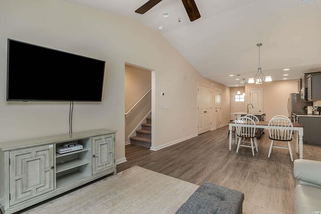 Building Photo - 132 Machrie Loop