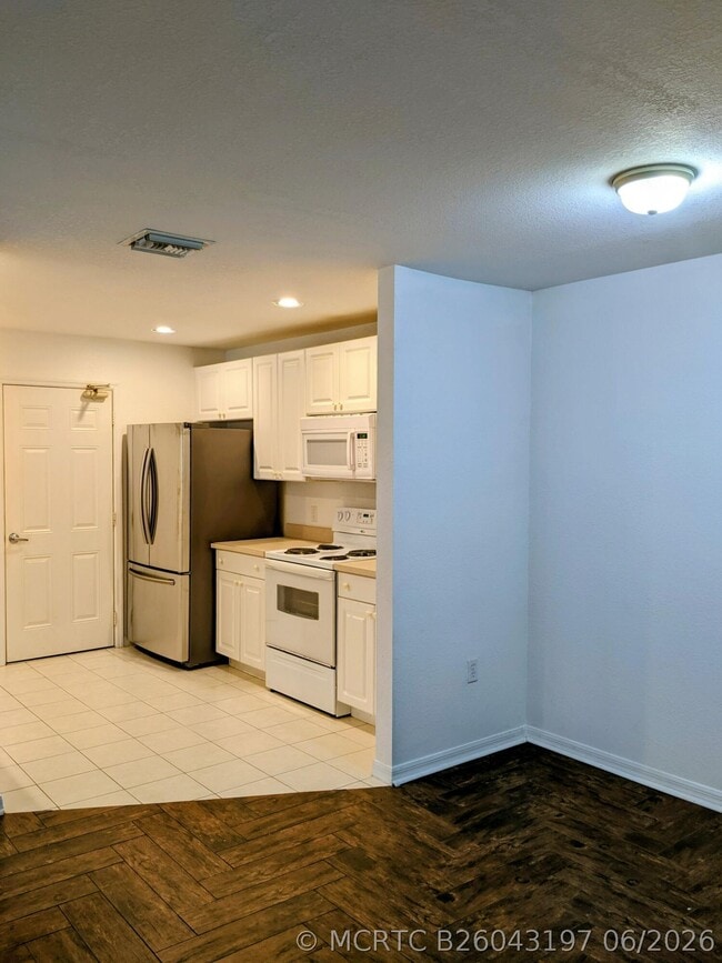 Building Photo - 1804 Blue Heron Ln