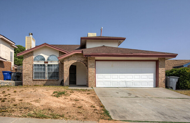 Building Photo - 4601 Loma De Plata Dr