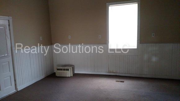 Building Photo - 320 Blue Bell Rd