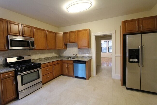 Foto del edificio - Spacious second floor