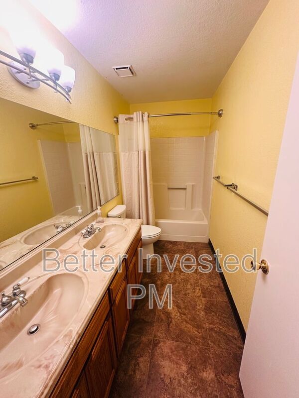 Building Photo - 674 Claudius Way