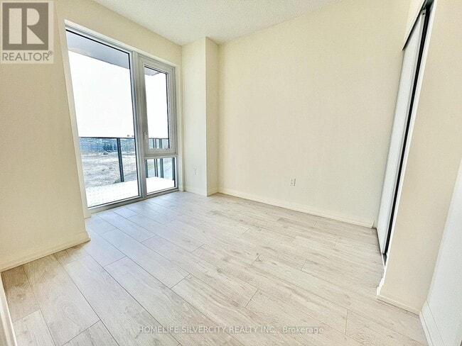 Building Photo - 27 Korda Gate