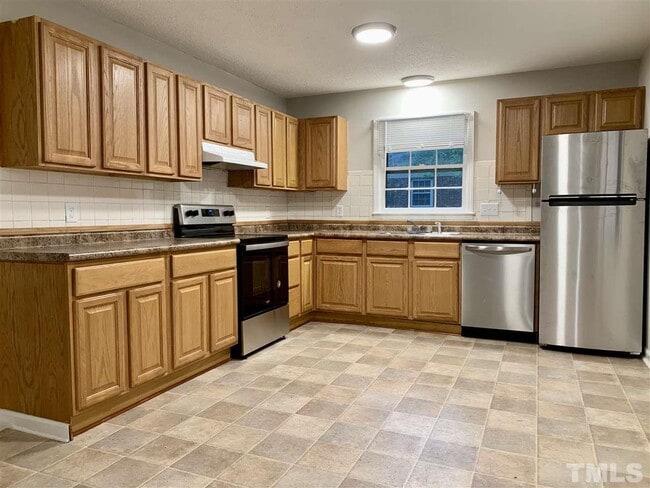 Building Photo - 511 Buck Branch Dr
