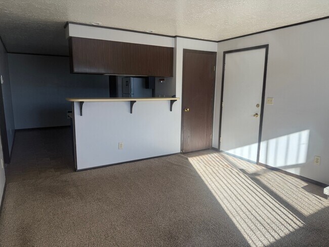 Foto del edificio - 704 Miller Ct