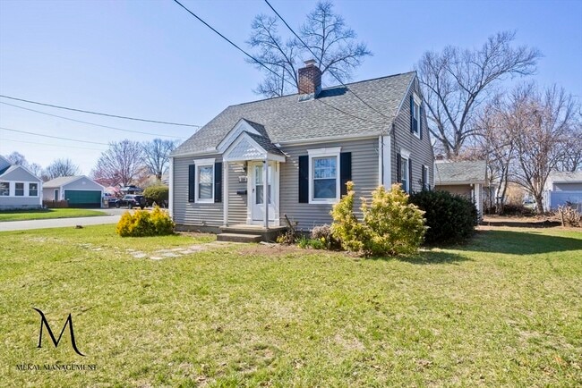 Foto del edificio - 320 Island Pond Rd