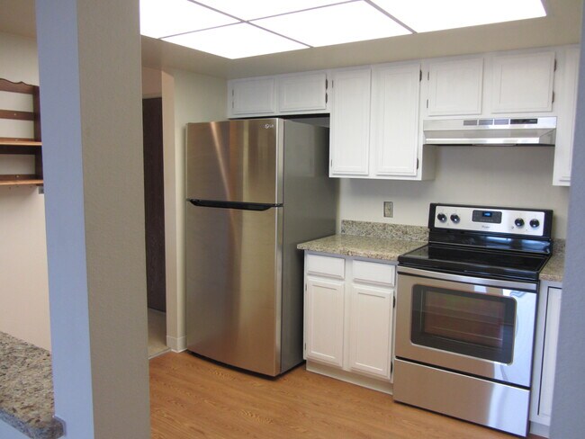 Kitchen - 13800 E Marina Dr