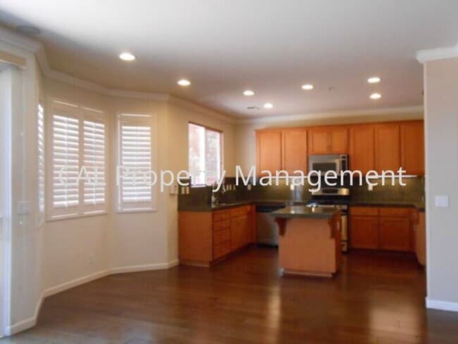 Foto del edificio - 3 Bedroom with loft near Alvarez High School