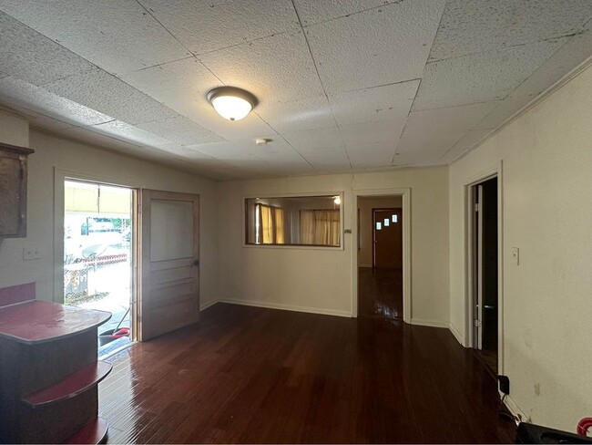 Building Photo - 411 N Soileau St