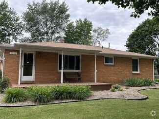 Building Photo - 3738 Green Acre Dr