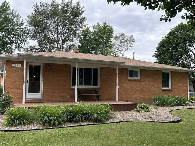 Foto del edificio - 3738 Green Acre Dr