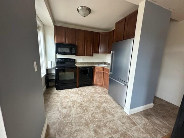 Primary Photo - 15 E Kirby St