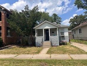 Building Photo - 143 E Drayton St