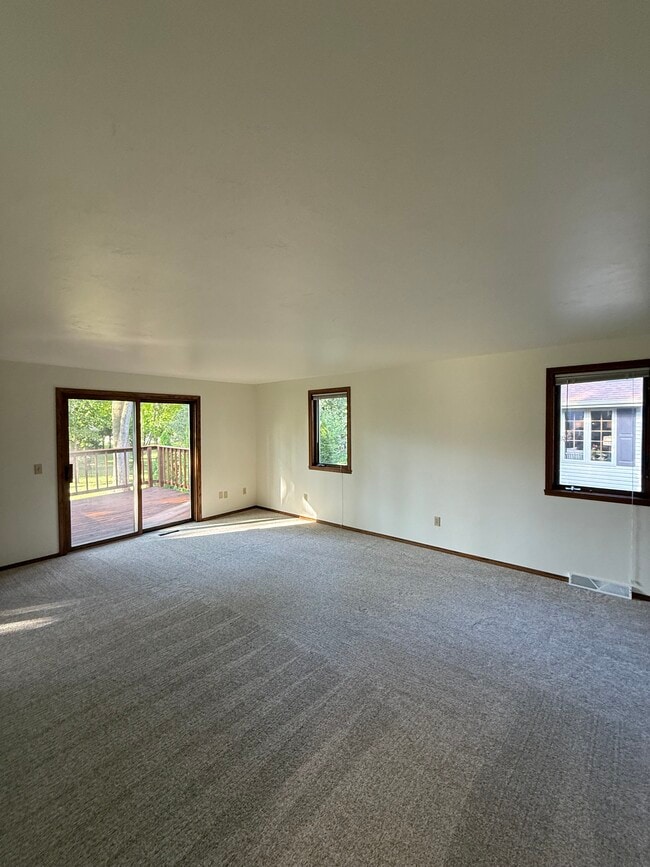 Building Photo - 2757 Kathy Dr