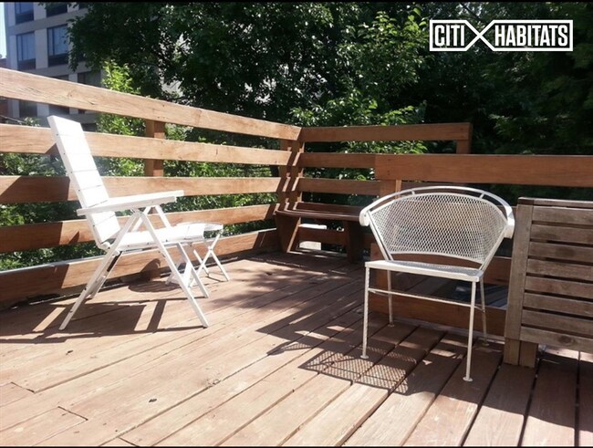 Building Photo - 135 Clermont Ave