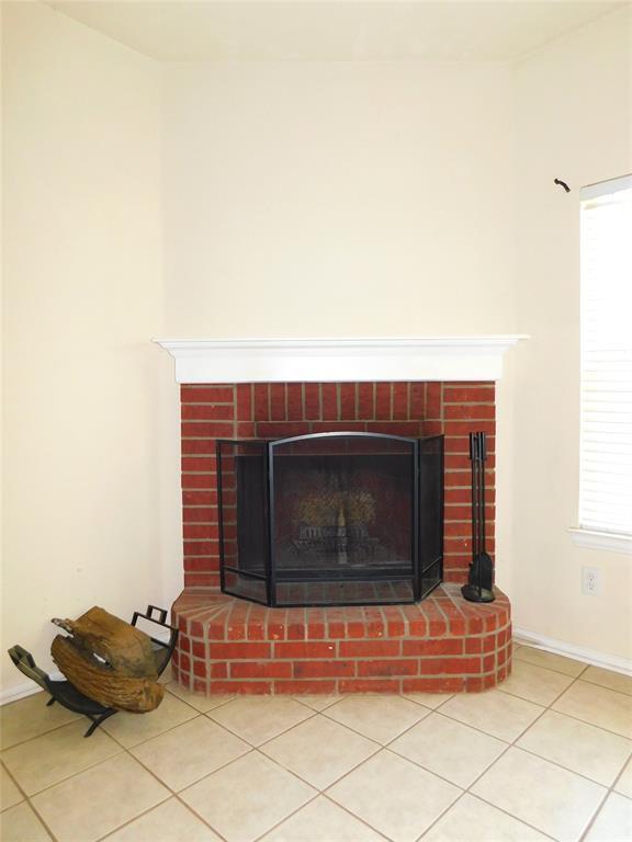 Building Photo - 1120 Lake Haven Dr
