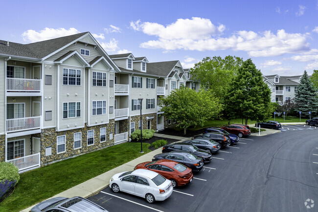 Foto del edificio - Highlands at Faxon Woods