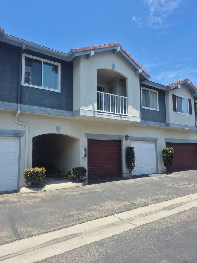 Foto del edificio - 594 W Vermont Ave