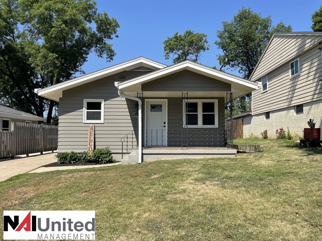 Primary Photo - Three bed, one and a half bath home for rent
