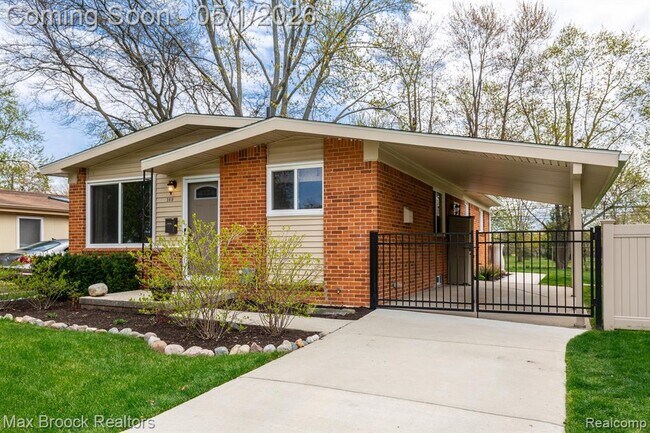 Foto del edificio - 3818 Edgeland Ave