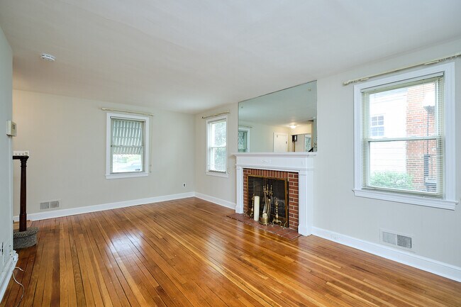 Building Photo - 3617 28th St NE