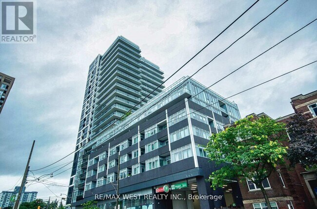 Photo du bâtiment - 501-501 St Clair Ave W