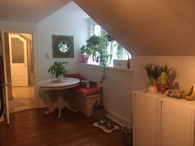 Foto del edificio - Updated 1 Bed/1 Bath - Great Location - T/...