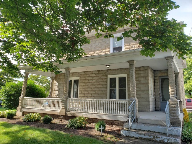Building Photo - 309 W Main St
