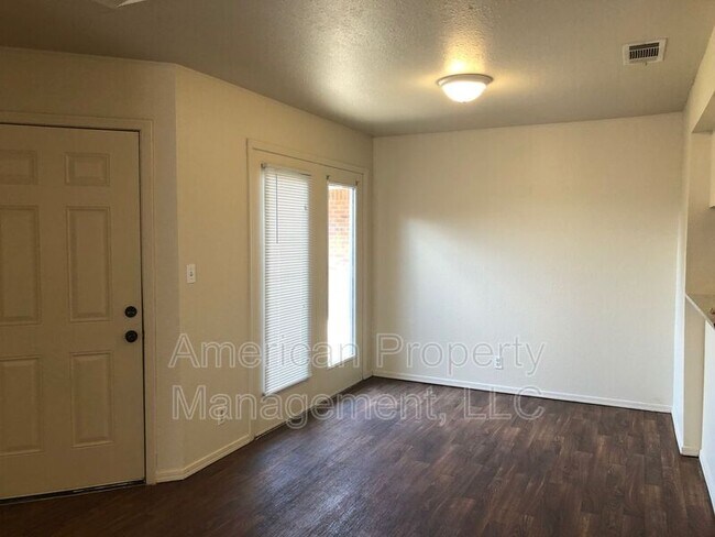 Building Photo - 13105 E 44th St