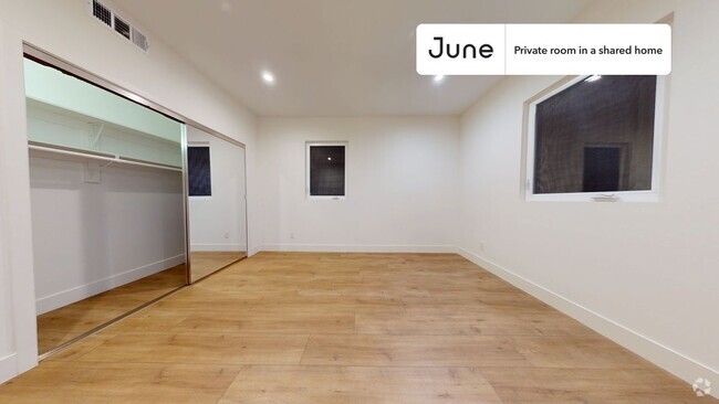 Building Photo - Private bedroom in 4 bed/4 bath Home