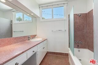 Building Photo - 609 N Doheny Dr